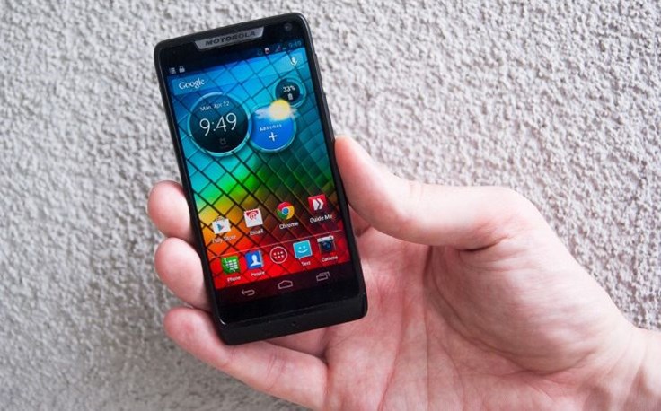 Motorola RAZR i (2).jpg